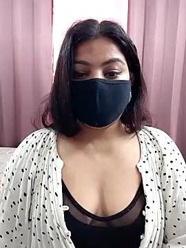 Snapshot of Aavya_007 chatting on 02-26-26, 04:00 Aavya 007 online show from 02-26-26, 04:00