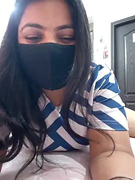 Snapshot of Aavya_007 chatting on 03-08-26, 02:26 Aavya 007 online show from 03-08-26, 02:26