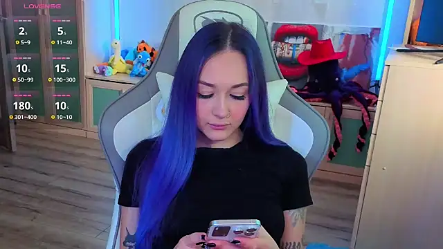 Im suka online show from 10-25-25, 04:20