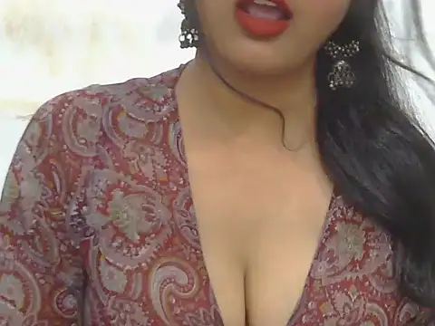 Snapshot of POOJA_199 chatting on 10-19-25, 10:27 POOJA 199 online show from 10-19-25, 10:27