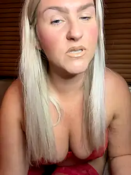 Snapshot of Charleigh_xx chatting on 09-21-25, 08:54 Charleigh xx online show from 09-21-25, 08:54