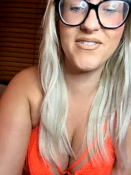 Snapshot of Charleigh_xx chatting on 09-29-25, 08:46 Charleigh xx online show from 09-29-25, 08:46