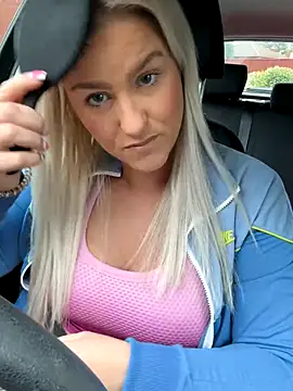 Snapshot of Charleigh_xx chatting on 10-02-25, 04:03 Charleigh xx online show from 10-02-25, 04:03