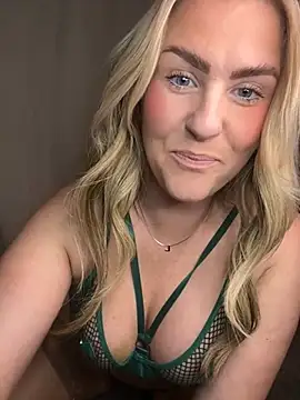 Snapshot of Charleigh_xx chatting on 05-20-26, 09:21 Charleigh xx online show from 05-20-26, 09:21