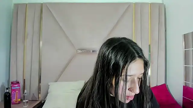 Snapshot of venusmorgan chatting on 09-17-25, 04:30 venusmorgan online show from 09-17-25, 04:30