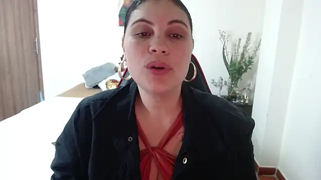 Secret Bella online show from 10-11-25, 11:42