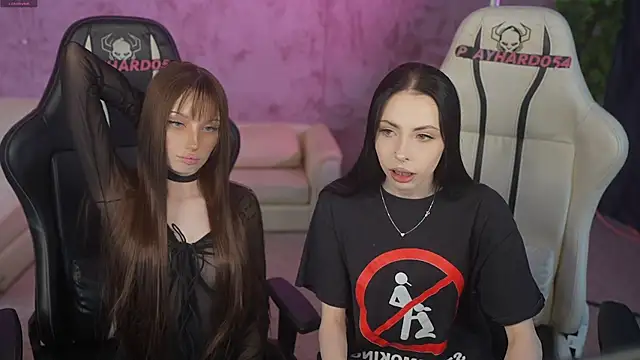 Snapshot of VivianSweet_ chatting on 04-21-26, 10:21 VivianSweet online show from 04-21-26, 10:21