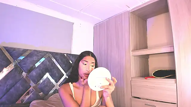 Snapshot of candice777 chatting on 09-19-25, 01:23 candice777 online show from 09-19-25, 01:23