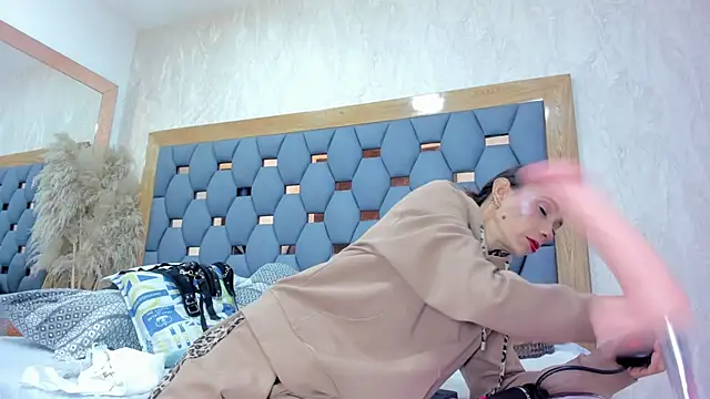 Snapshot of crystal_sm chatting on 03-21-26, 03:11 crystal sm online show from 03-21-26, 03:11