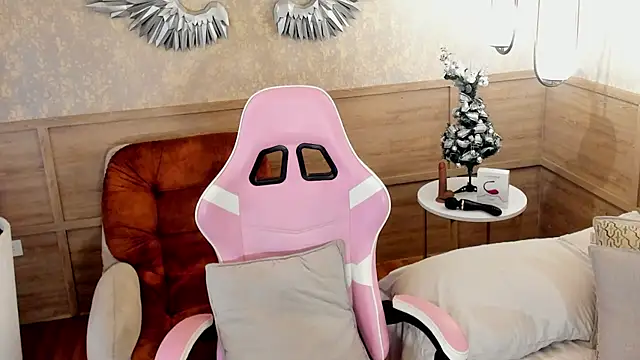 Snapshot of Skyyle_ chatting on 12-18-25, 01:06 Skyyle online show from 12-18-25, 01:06