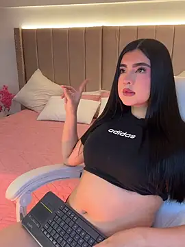 Snapshot of Sweety_Nicole_ chatting on 05-22-26, 04:45 Sweety Nicole online show from 05-22-26, 04:45