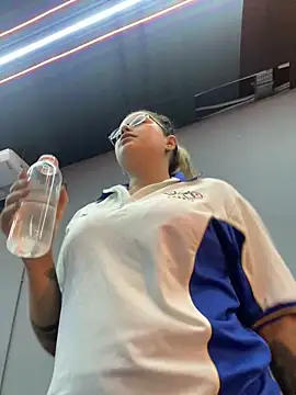 oizoe online show from 12-17-25, 07:31