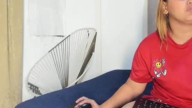 Lady miss    online show from 11-24-25, 11:54