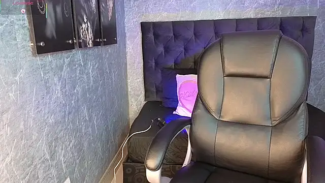 eileen  hills online show from 12-19-25, 07:32