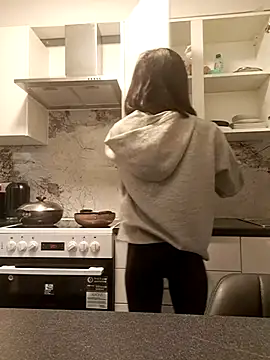 Snapshot of Ladyboyluxe chatting on 02-22-26, 08:07 Ladyboyluxe online show from 02-22-26, 08:07