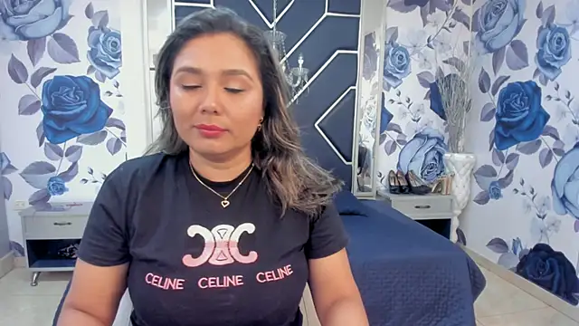 Snapshot of LatinaHoleQueen chatting on 10-28-25, 02:09 LatinaHoleQueen online show from 10-28-25, 02:09