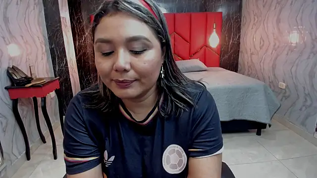 LatinaHoleQueen online show from 07-07-26, 03:38