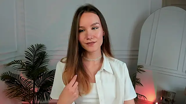 Snapshot of _Clare_Florence_ chatting on 10-05-25, 01:31  Clare Florence  online show from 10-05-25, 01:31