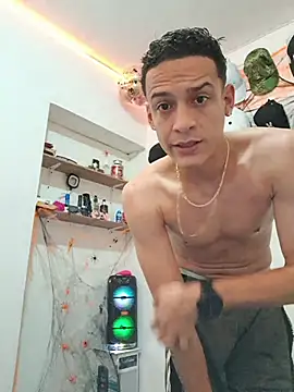 Snapshot of Ethanho0t chatting on 10-27-25, 12:53 Ethanho0t online show from 10-27-25, 12:53