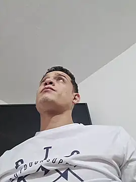 Snapshot of Ethanho0t chatting on 10-29-25, 12:18 Ethanho0t online show from 10-29-25, 12:18