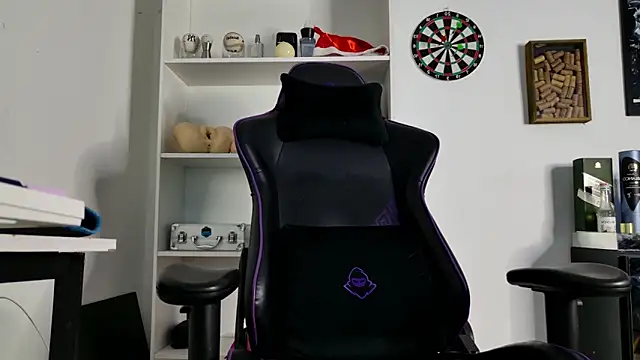 Snapshot of aaron_nvk chatting on 12-14-25, 03:01 aaron nvk online show from 12-14-25, 03:01