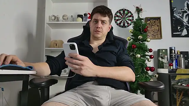 Snapshot of aaron_nvk chatting on 12-20-25, 12:40 aaron nvk online show from 12-20-25, 12:40