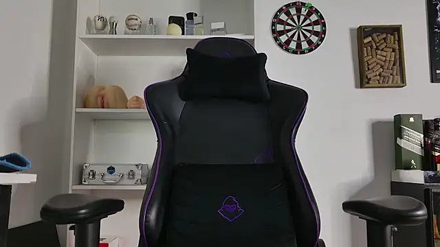 Snapshot of aaron_nvk chatting on 01-08-26, 08:44 aaron nvk online show from 01-08-26, 08:44