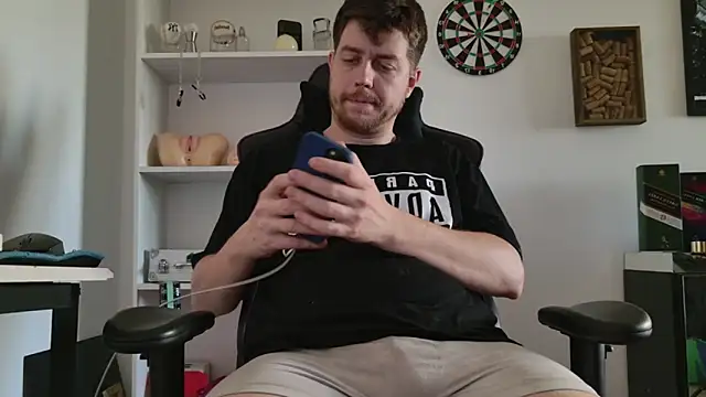 Snapshot of aaron_nvk chatting on 02-04-26, 09:20 aaron nvk online show from 02-04-26, 09:20