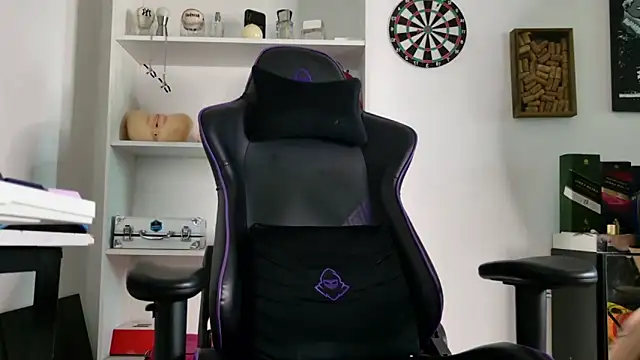 Snapshot of aaron_nvk chatting on 03-21-26, 06:33 aaron nvk online show from 03-21-26, 06:33