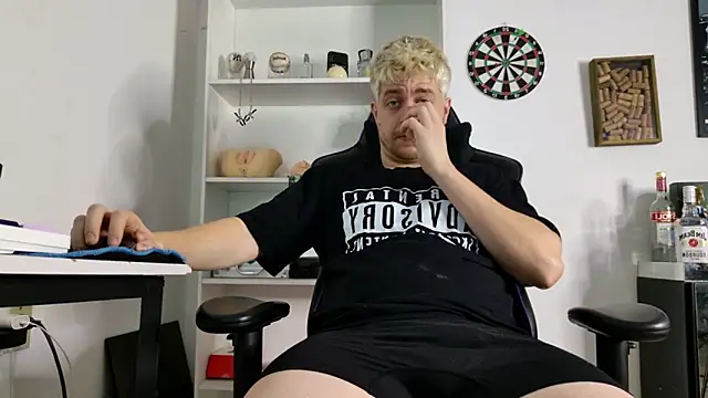 Snapshot of aaron_nvk chatting on 04-12-26, 08:47 aaron nvk online show from 04-12-26, 08:47