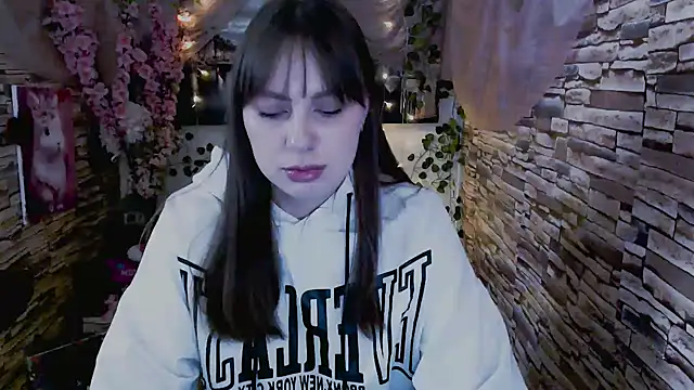 Amanda Bright  online show from 09-19-25, 06:37