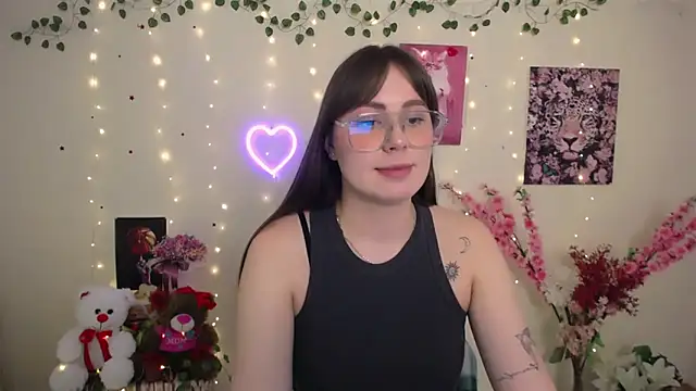 Snapshot of Amanda_Bright_ chatting on 05-14-26, 10:33 Amanda Bright online show from 05-14-26, 10:33