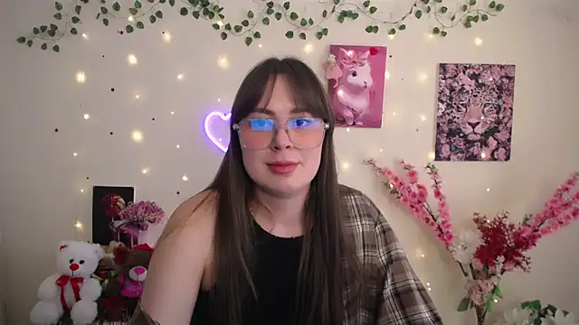 Snapshot of Amanda_Bright_ chatting on 05-18-26, 10:54 Amanda Bright online show from 05-18-26, 10:54