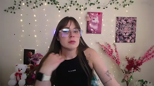 Snapshot of Amanda_Bright_ chatting on 05-21-26, 10:11 Amanda Bright online show from 05-21-26, 10:11