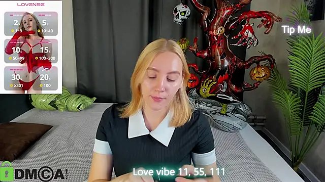 Anna Chelsea online show from 10-30-25, 11:49