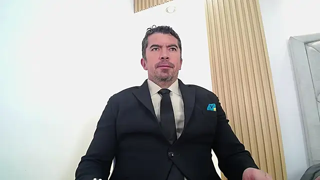 Snapshot of JuanKFit_45 chatting on 04-25-26, 01:41 JuanKFit 45 online show from 04-25-26, 01:41