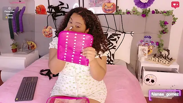 Alanaa Gomez online show from 10-09-25, 12:14