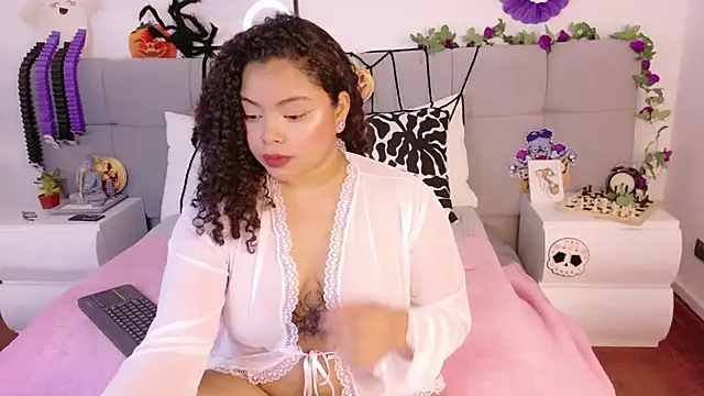 Alanaa Gomez online show from 10-12-25, 03:00