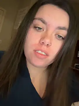 Snapshot of princessbr_013 chatting on 03-18-26, 04:37 princessbr 013 online show from 03-18-26, 04:37