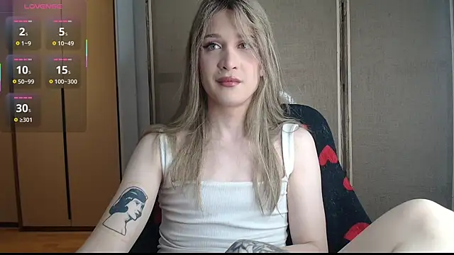 Snapshot of Crystal_Valentine chatting on 06-16-26, 03:36 Crystal Valentine online show from 06-16-26, 03:36