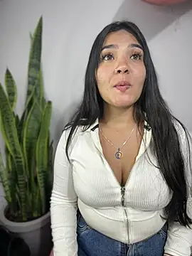 Snapshot of meli__brown chatting on 05-31-26, 05:37 meli brown online show from 05-31-26, 05:37