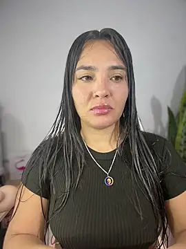 Snapshot of meli__brown chatting on 06-04-26, 06:30 meli brown online show from 06-04-26, 06:30