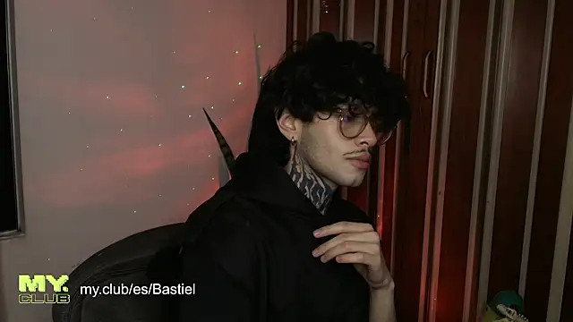 Mihail leroy online show from 04-05-26, 02:09