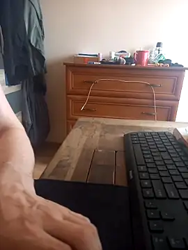 Snapshot of Endriuu09 chatting on 12-20-25, 11:06 Endriuu09 online show from 12-20-25, 11:06