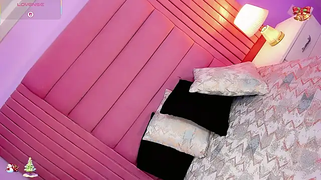 Valeria Rouss online show from 12-21-25, 09:00