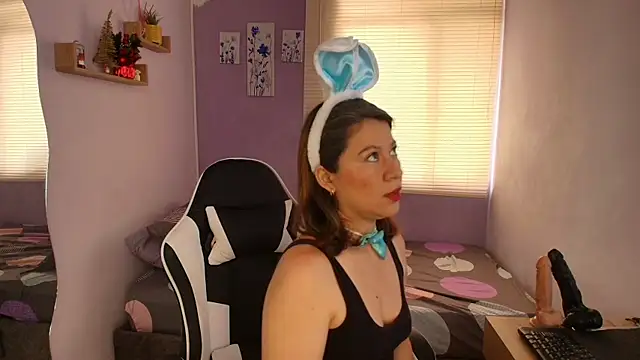 Snapshot of luna_desiree chatting on 11-29-25, 09:29 luna desiree online show from 11-29-25, 09:29