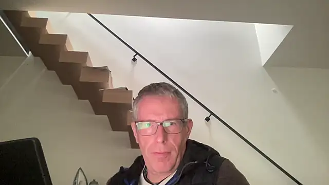 Snapshot of choupipat1 chatting on 10-28-25, 02:20 choupipat1 online show from 10-28-25, 02:20