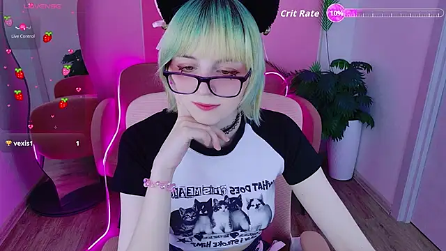 Snapshot of CoralineYoung chatting on 07-02-26, 01:28 CoralineYoung online show from 07-02-26, 01:28