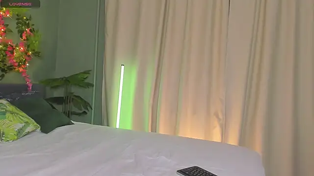 Lisbeth  Salander online show from 11-25-25, 02:33