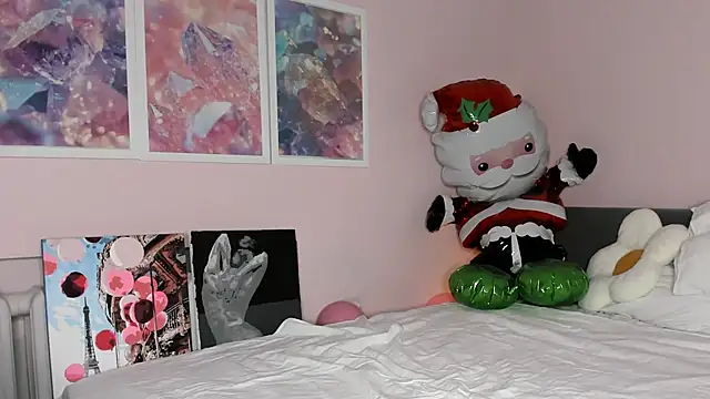 Lisbeth  Salander online show from 12-23-25, 02:31